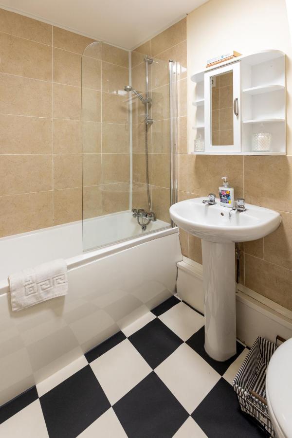 Ilkley Place ภายนอก รูปภาพ